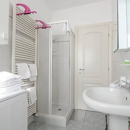 Sleeps 5 Air Con Wifi *